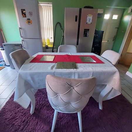 Luxury Room In Walsall Bloxwich Экстерьер фото